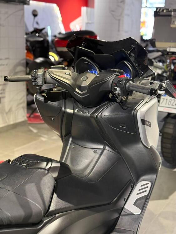 Yamaha T-Max 560 (2020 - 21) (5)