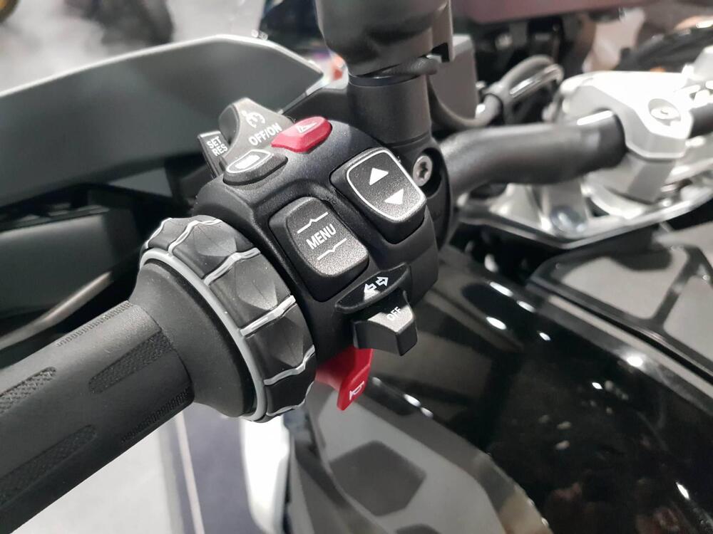 Bmw R 1300 GS Triple Black (2023 - 24) (4)