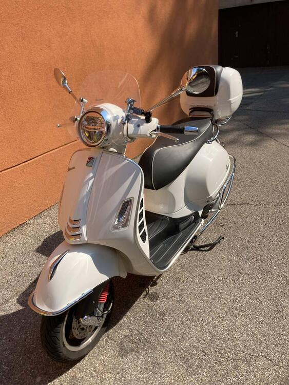 Vespa GTS 300 Hpe (2019) (3)