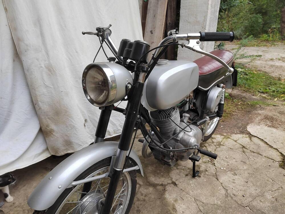 Gilera 124 5V (4)