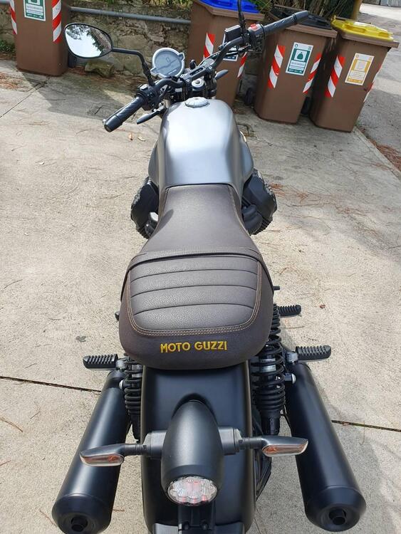 Moto Guzzi V7 Stone Centenario (2021 - 22) (5)