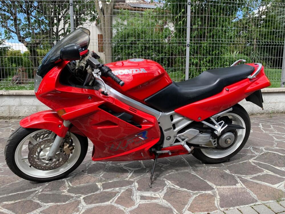 Honda VFR 750 RC36 (2)