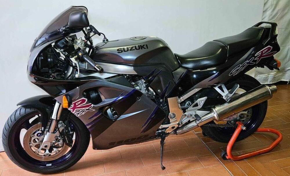 Suzuki gsxr 1100 W (5)