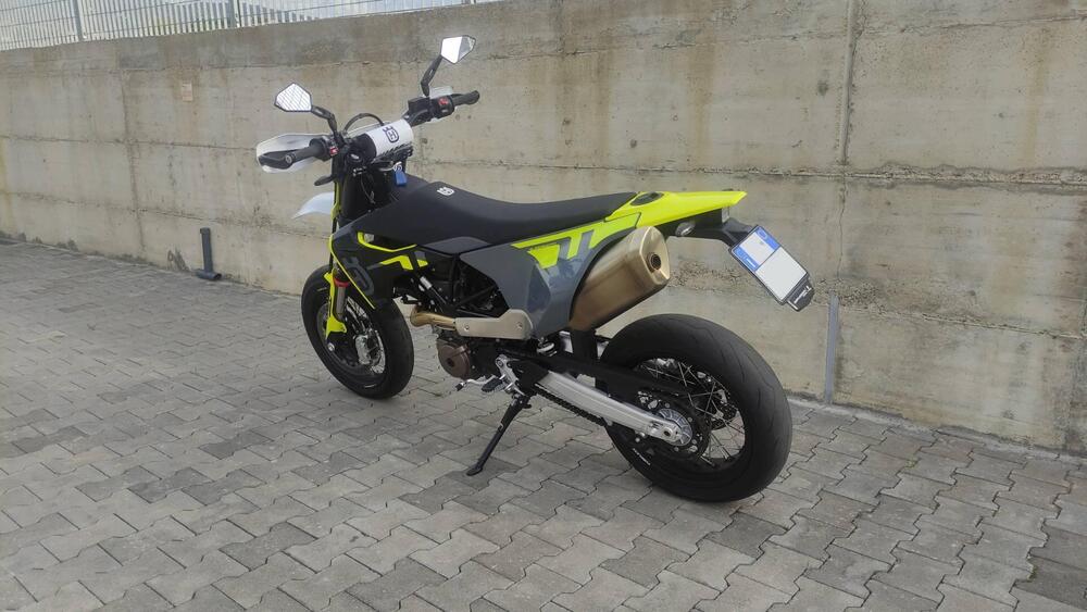 Husqvarna 701 Supermoto (2023 - 24) (2)