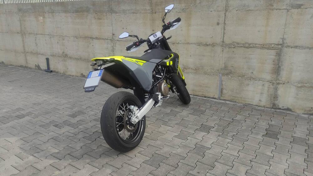 Husqvarna 701 Supermoto (2023 - 24) (5)