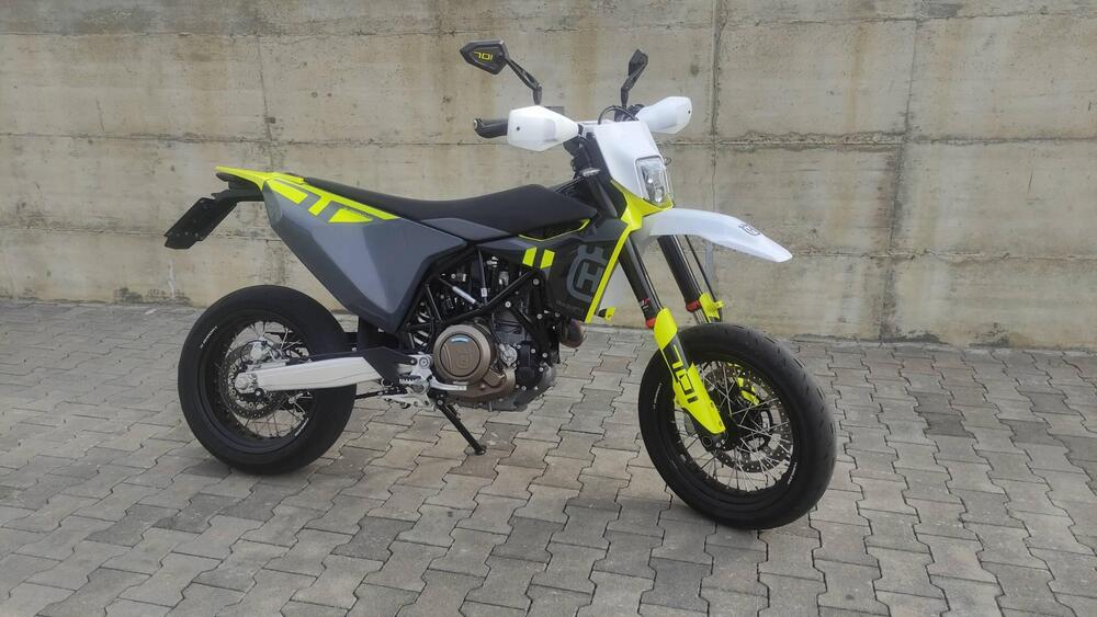 Husqvarna 701 Supermoto (2023 - 24)