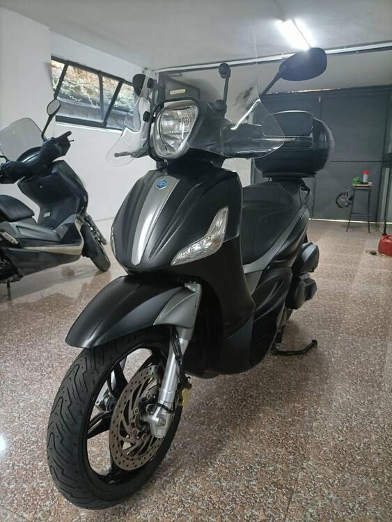 Piaggio Beverly 350 SportTouring ie ABS (2011 - 17) (2)