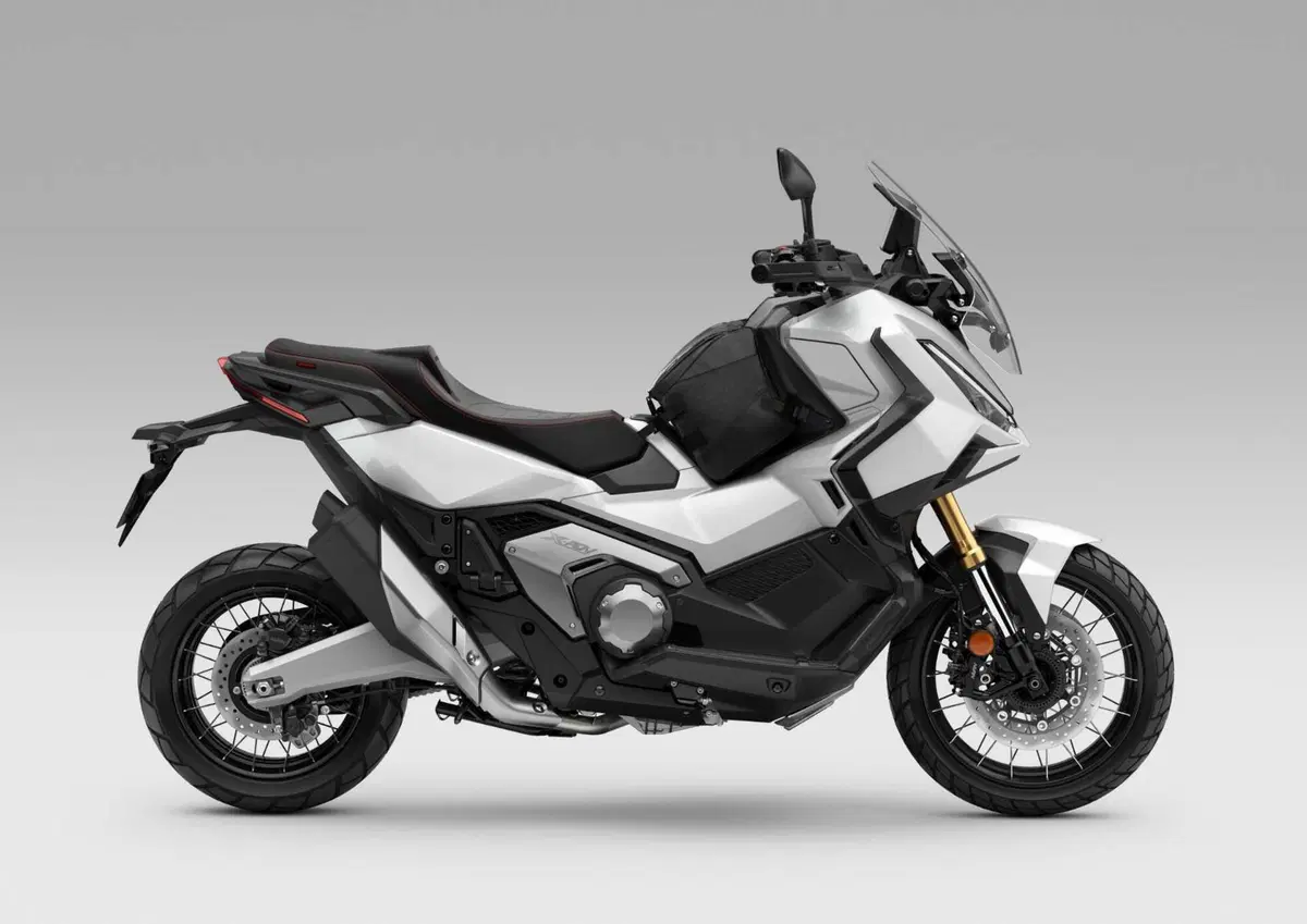 Honda X-ADV. Ecco come cambia per il 2025 il 'SUV a due ruote' (16)