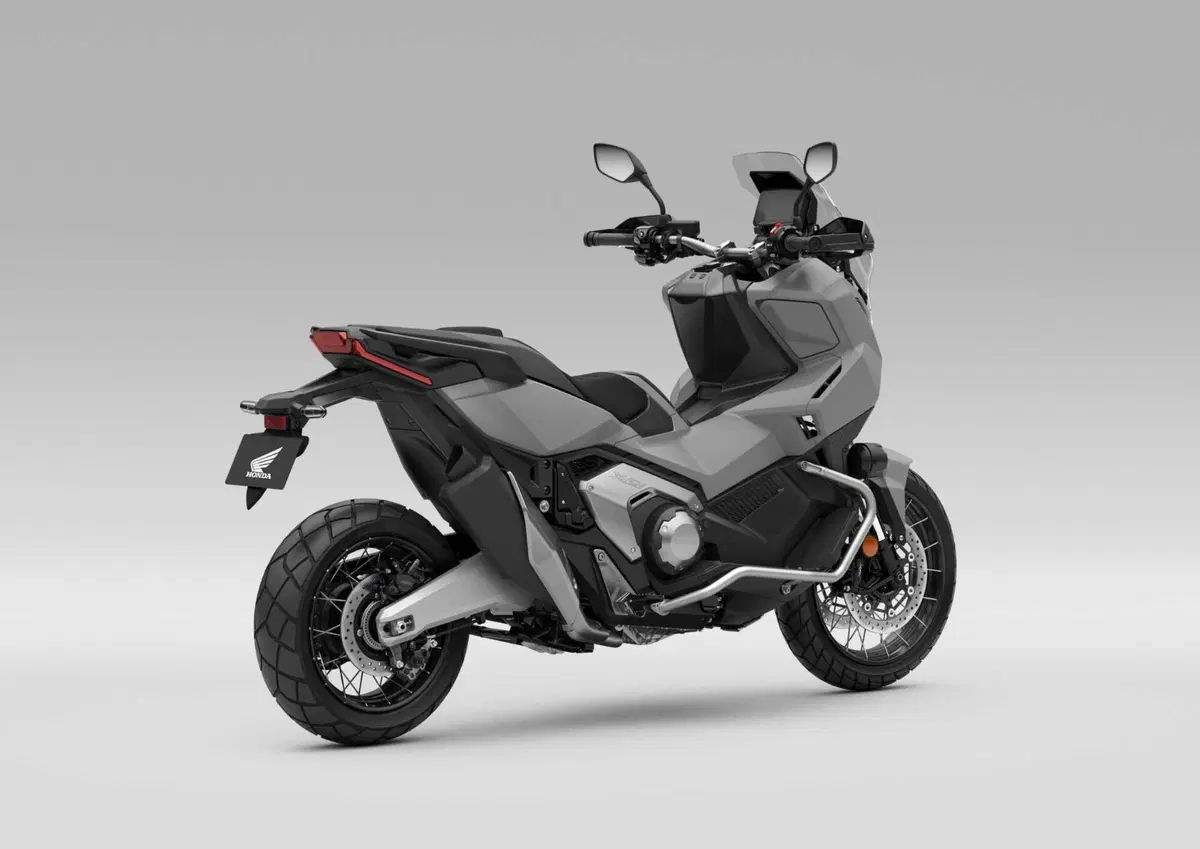 Honda X-ADV. Ecco come cambia per il 2025 il 'SUV a due ruote' (37)
