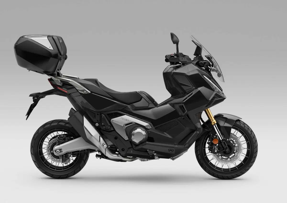 Honda X-ADV. Ecco come cambia per il 2025 il 'SUV a due ruote' (39)
