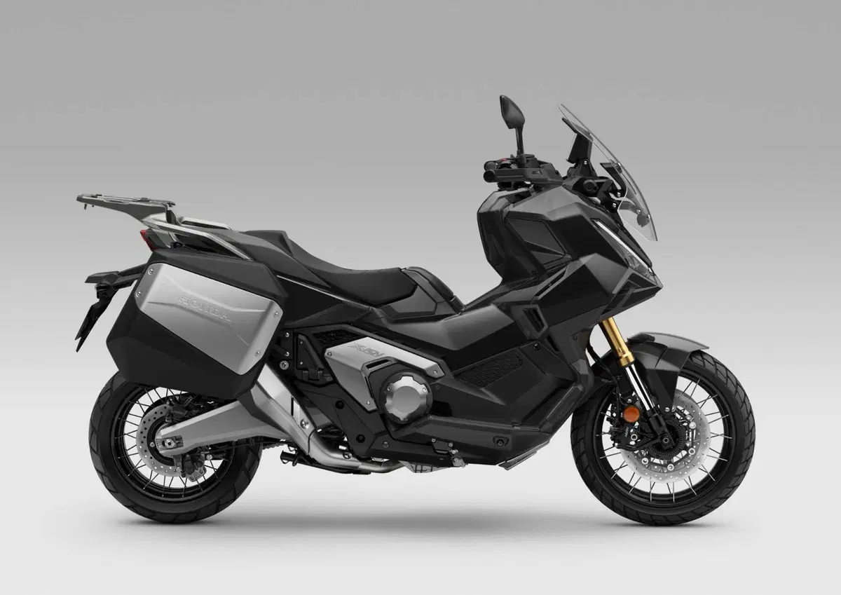Honda X-ADV. Ecco come cambia per il 2025 il 'SUV a due ruote' (40)