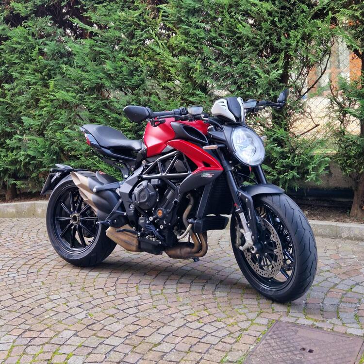 MV Agusta Dragster 800 Rosso (2021 - 23) (2)