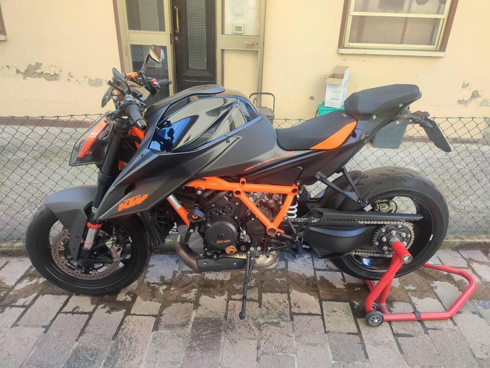 KTM 1290 Super Duke R (2021) (3)