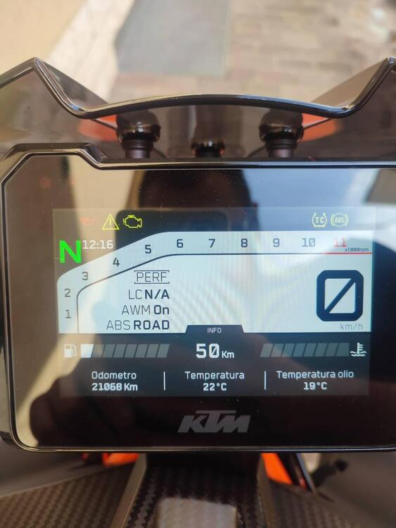 KTM 1290 Super Duke R (2021) (4)