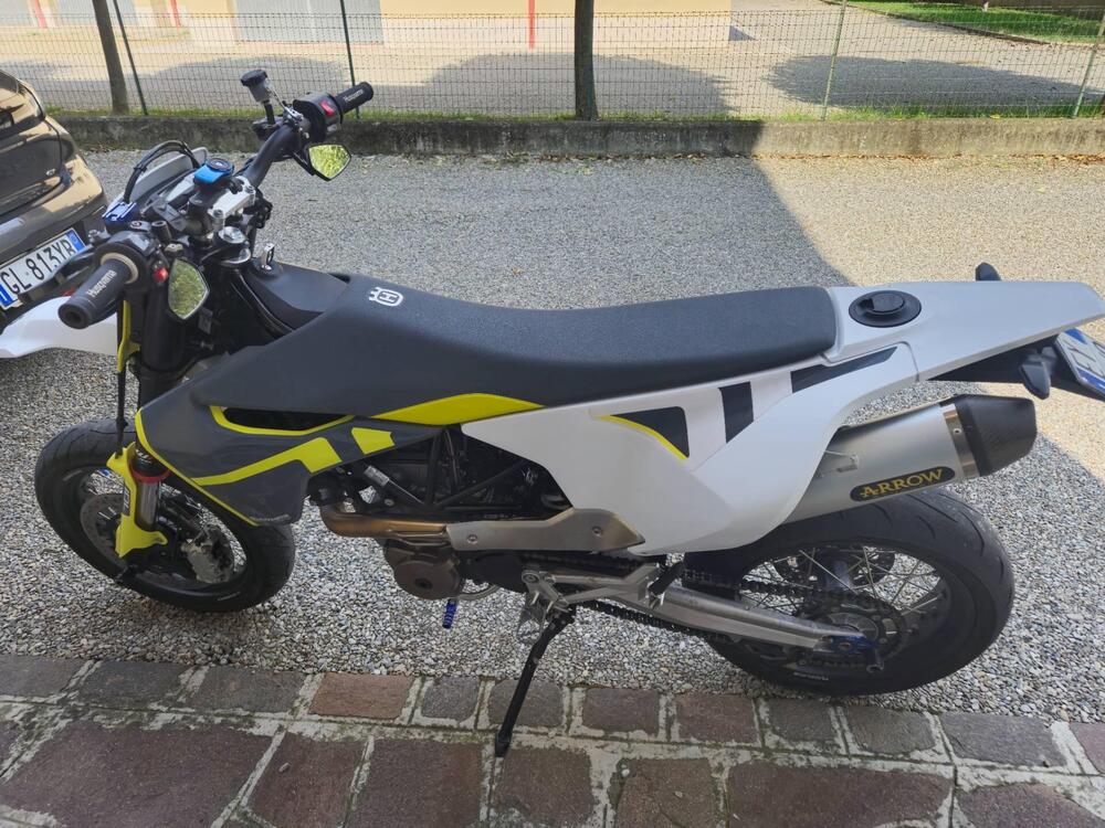 Husqvarna 701 Supermoto (2022)