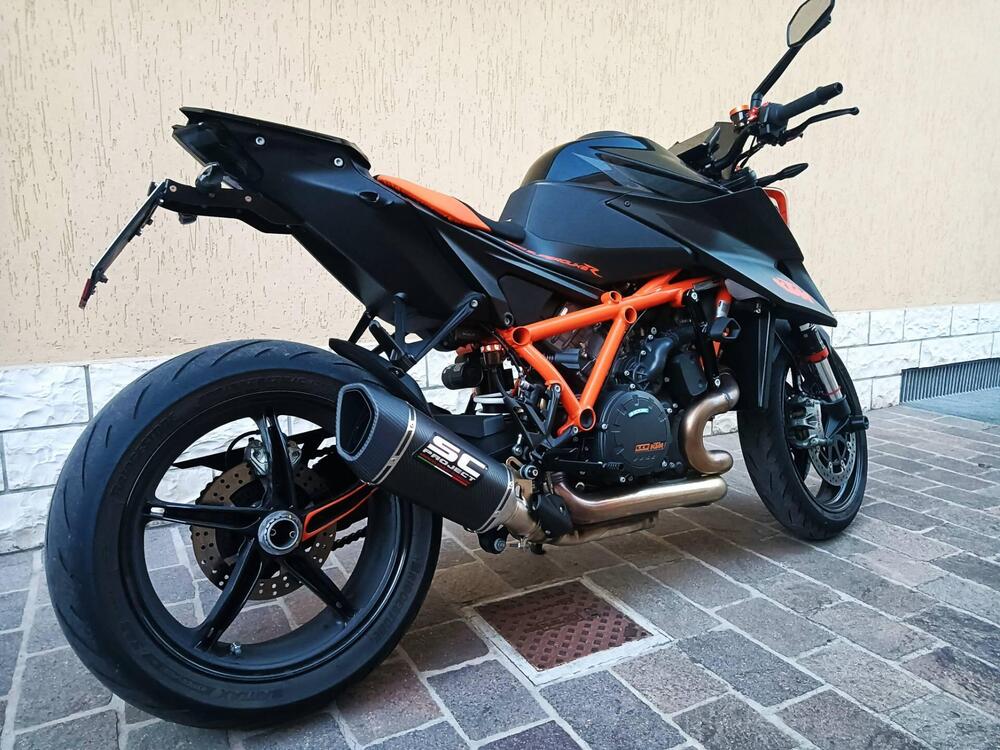 KTM 1290 Super Duke R (2021) (2)