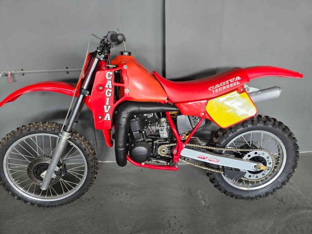 Cagiva T4 500 E (2)