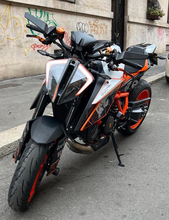 KTM 1290 Super Duke R (2022 - 23) (2)