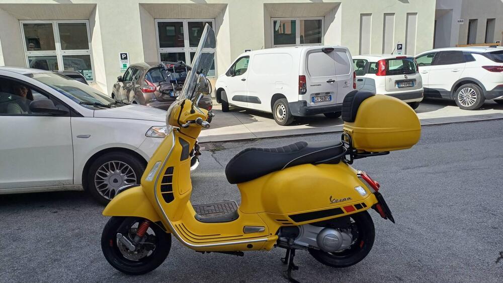 Vespa GTS 300 Super Sport (2017 - 19) (2)