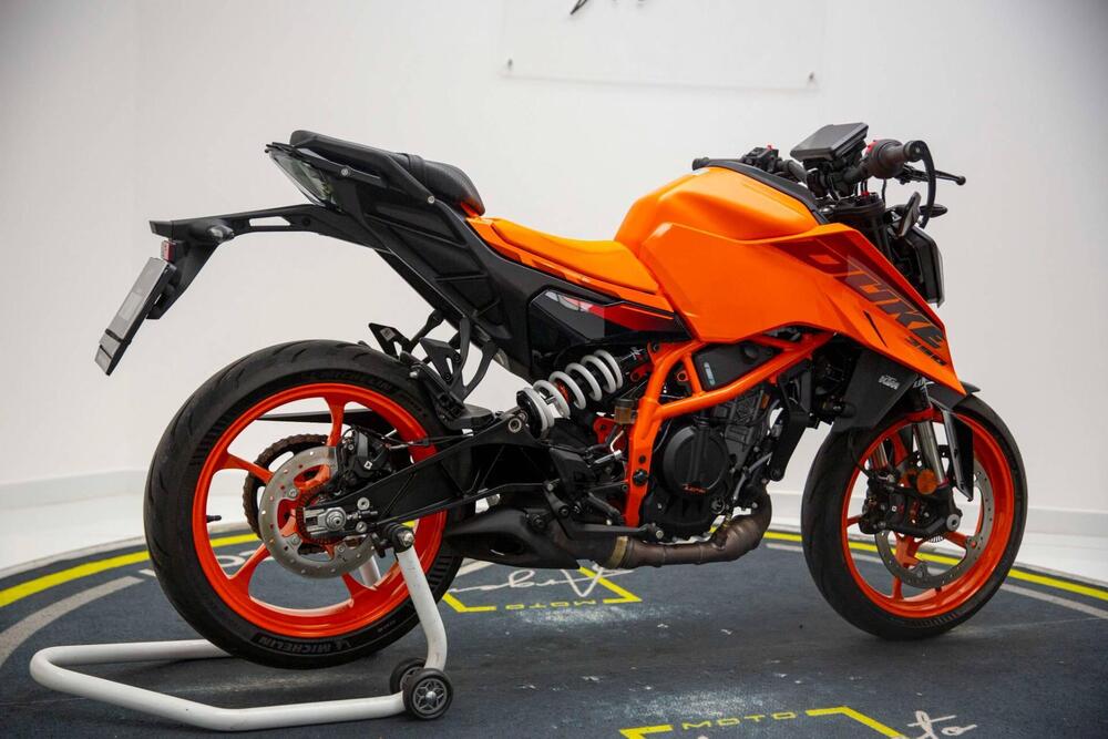 KTM 390 Duke (2024) (4)