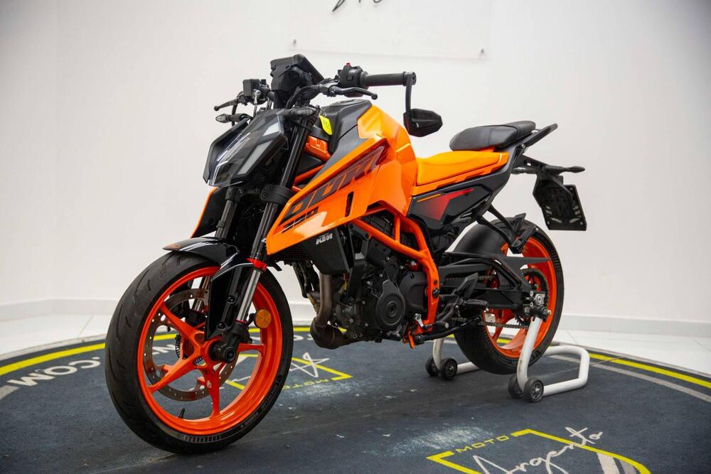 KTM 390 Duke (2024) (3)