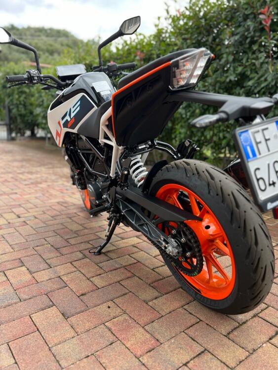 KTM 125 Duke (2021 - 23) (2)