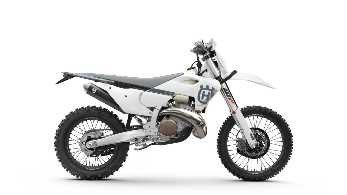 Husqvarna TE 300 TE 300 Pro (2025) (2)
