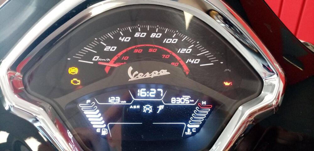 Vespa GTS 300 Super Hpe (2021 - 22) (3)