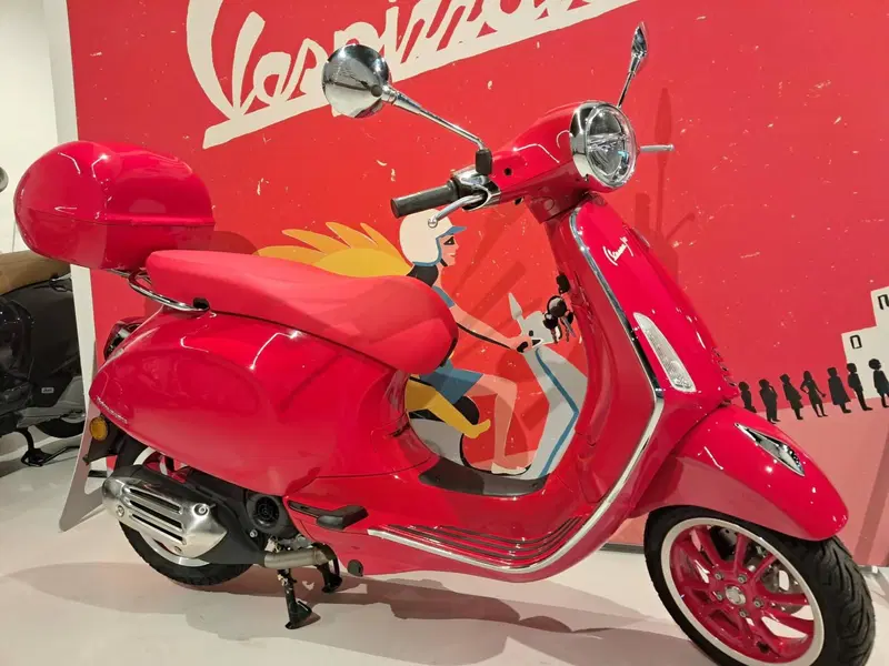 Vespa Primavera 50 RED (2023 - 26) (2)