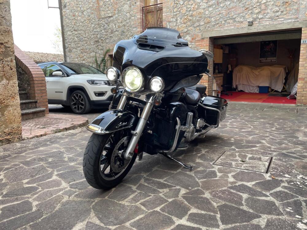 Harley-Davidson 1690 Electra Glide Ultra Limited (2014 - 15) - FLHTK (4)