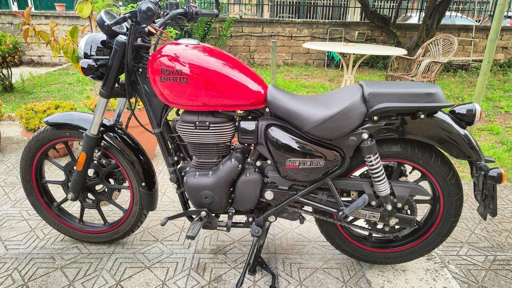 Royal Enfield Meteor 350 Fireball (2021 - 24) (2)