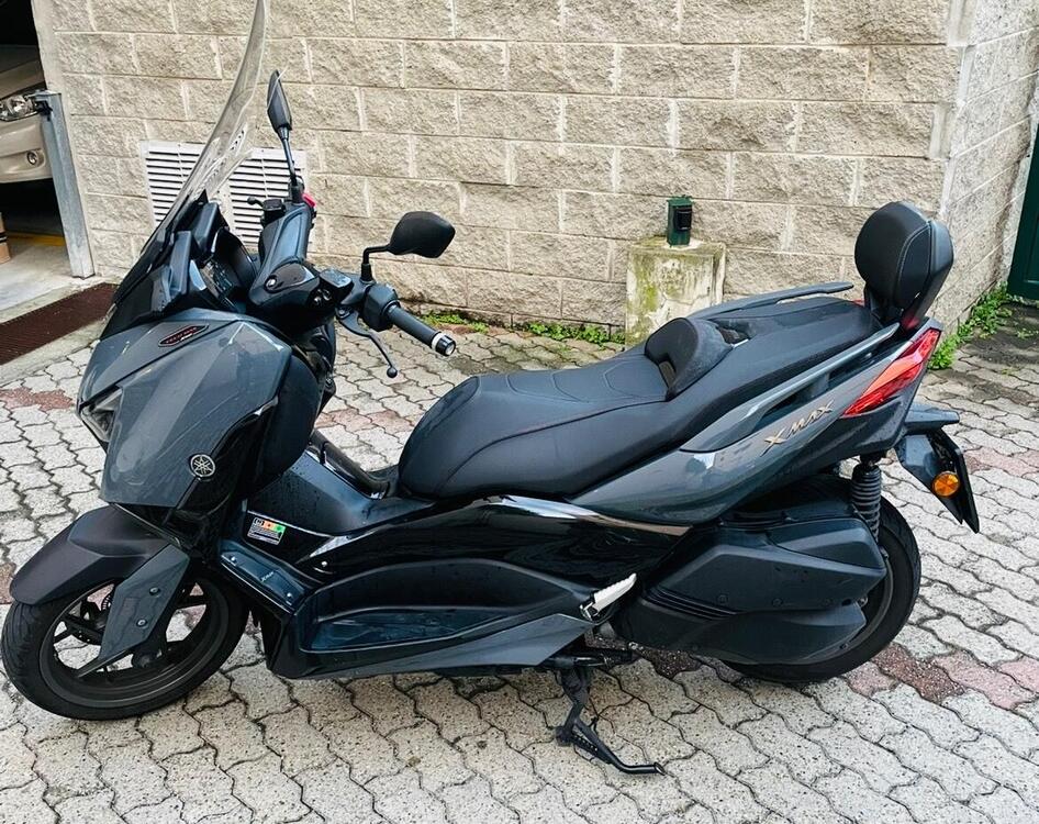 Yamaha X-Max 300 Tech Max (2020) (2)