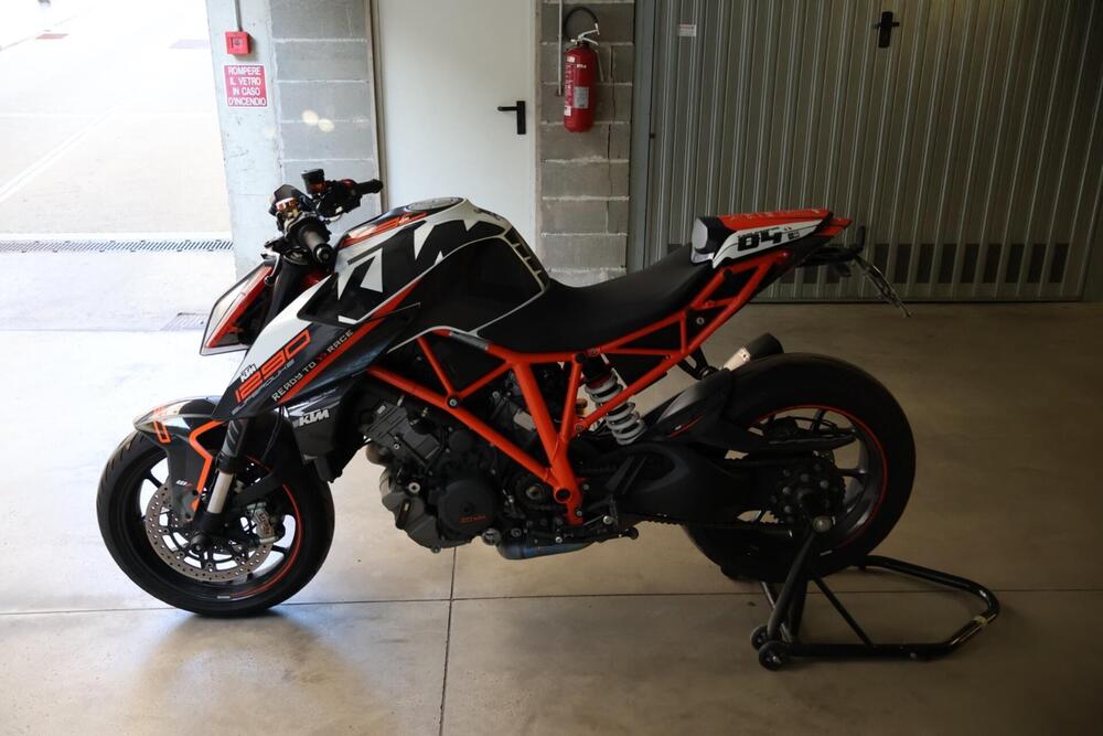 KTM 1290 Super Duke R (2019) (3)