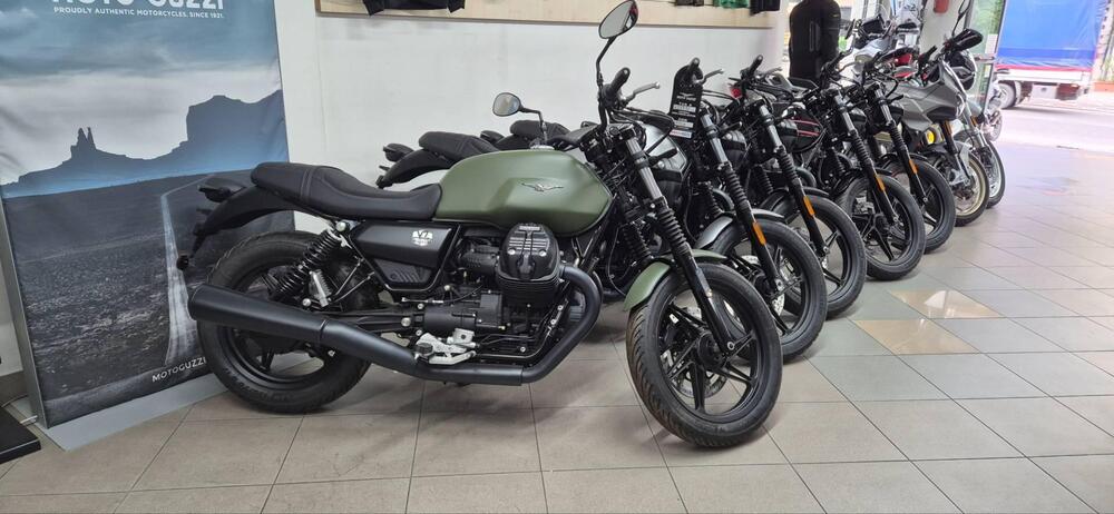 Moto Guzzi V7 Stone (2021 - 24)