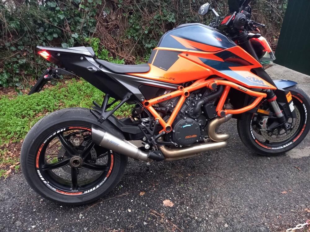 KTM 1290 Super Duke R (2020) (2)