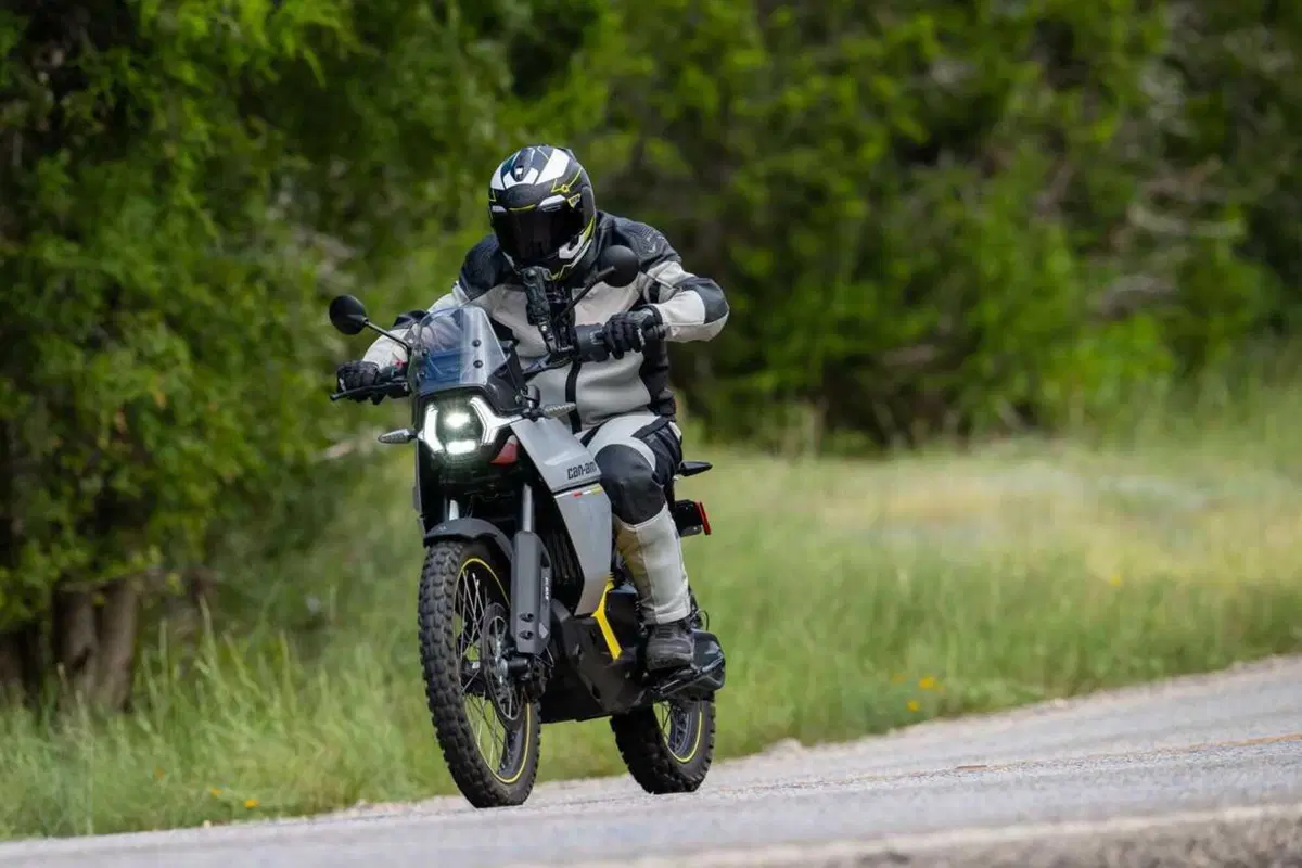 Can-Am Pulse e Origin, il TEST delle moto elettriche di domani [VIDEO] (7)