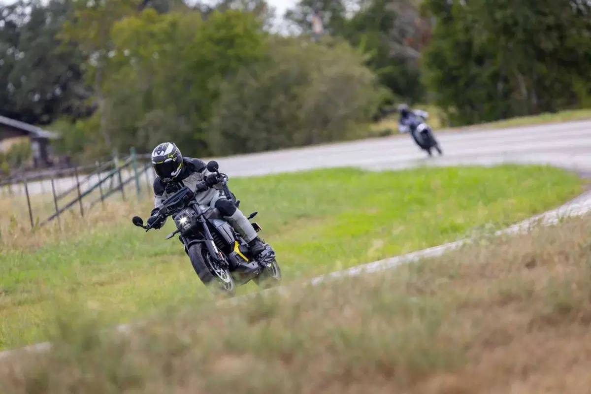 Can-Am Pulse e Origin, il TEST delle moto elettriche di domani [VIDEO] (6)