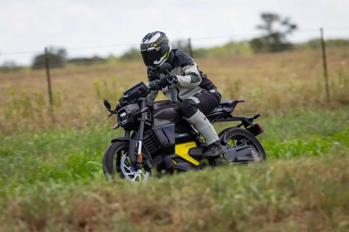Can-Am Pulse e Origin, il TEST delle moto elettriche di domani [VIDEO] (12)