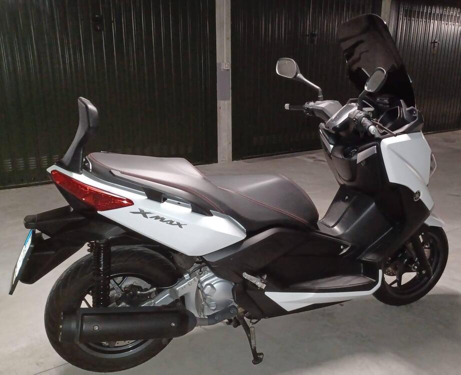 Yamaha X-Max 250 (2014 - 16) (2)