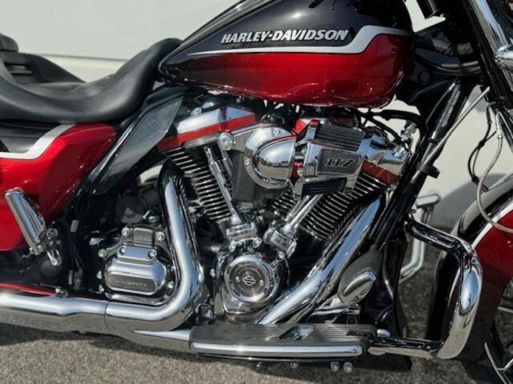 Harley-Davidson 117 Street Glide (2021) - FLHXSE (2)