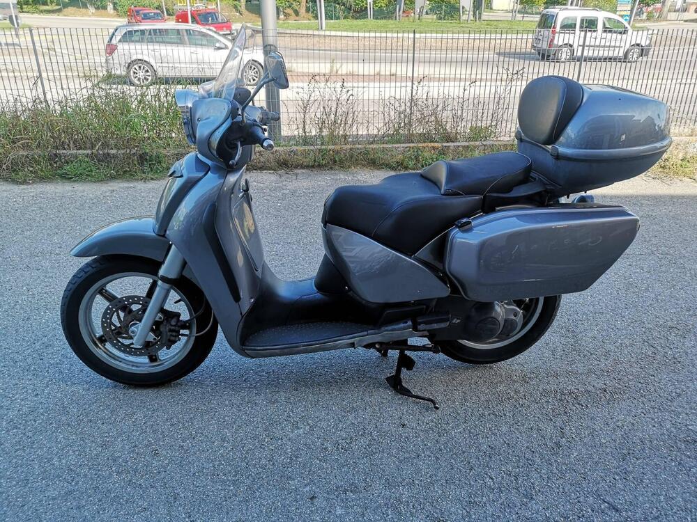 Aprilia Scarabeo 250 GT (2004 - 07) (2)