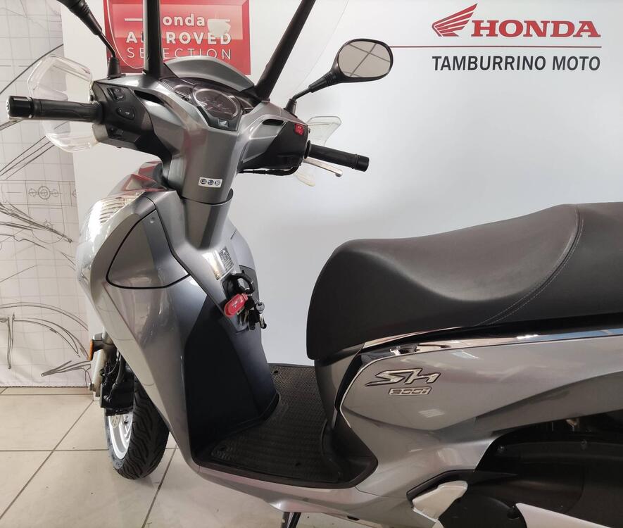 Honda SH 300 i ABS (2011 - 13) (4)