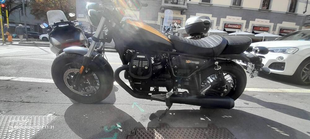 Moto Guzzi V9 Bobber (2016 - 18) (2)