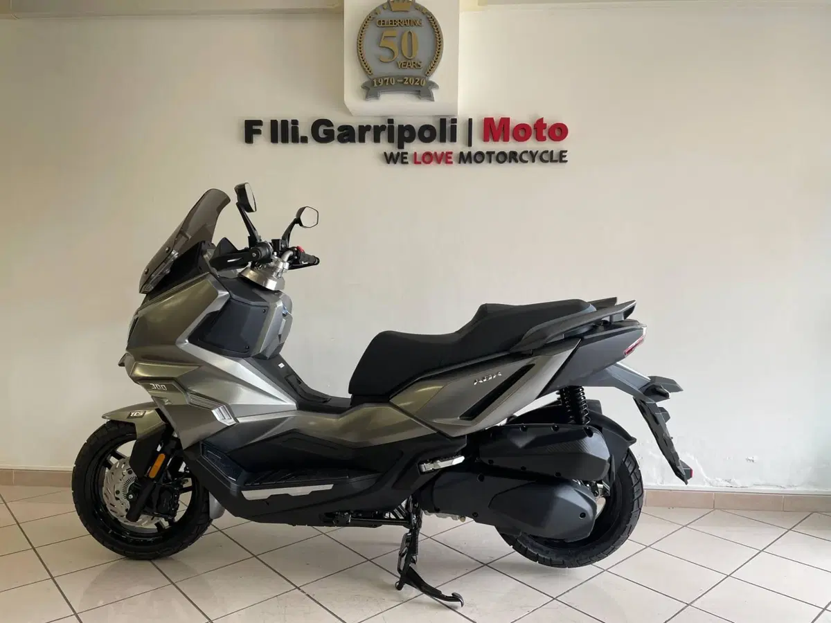 Sym ADX 300 (2024 - 26)