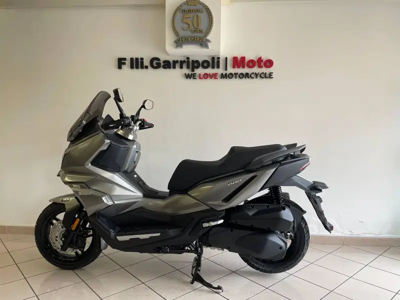 Sym ADX 300 (2024 - 26)