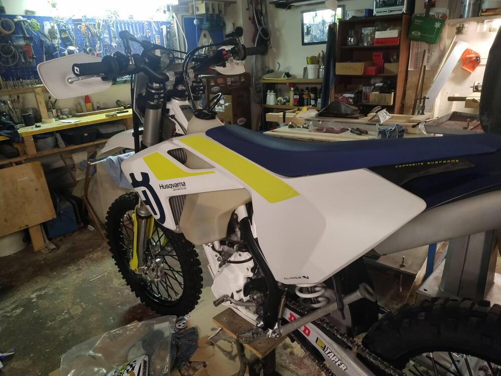 Husqvarna FE 250 (2019) (2)