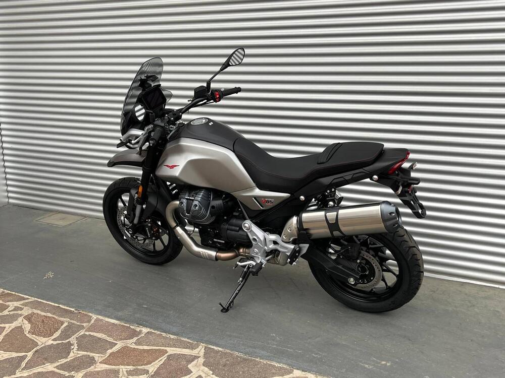 Moto Guzzi V85 Strada (2024) (3)