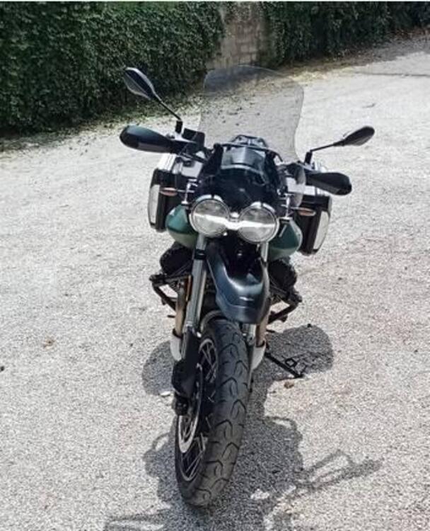 Moto Guzzi V85 TT (2021 - 23) (4)