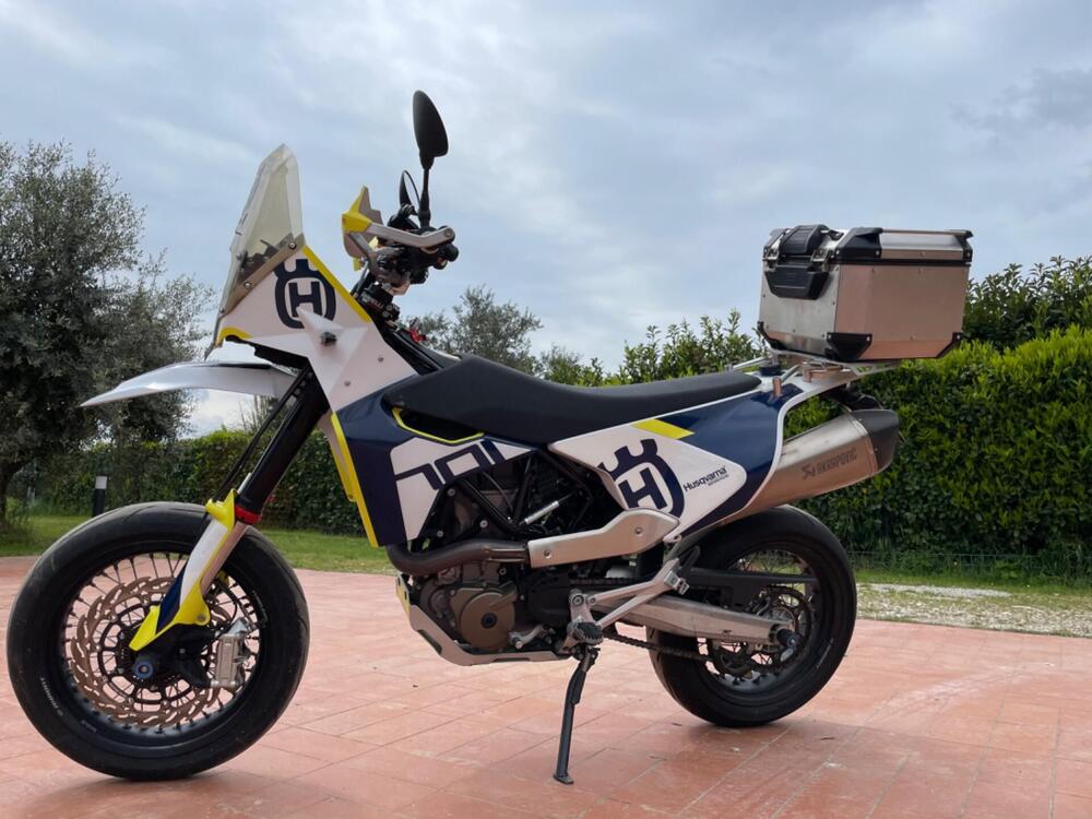 Husqvarna 701 Supermoto (2020) (5)