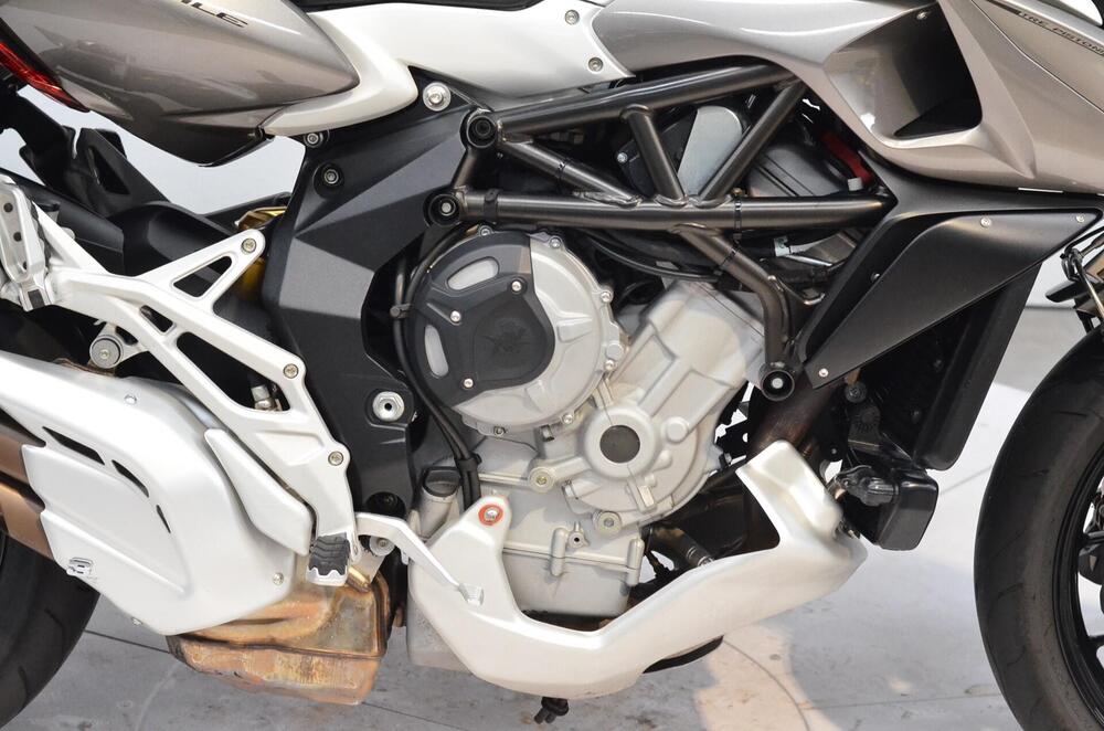 MV Agusta Stradale 800 EAS ABS (2015 - 17) (3)